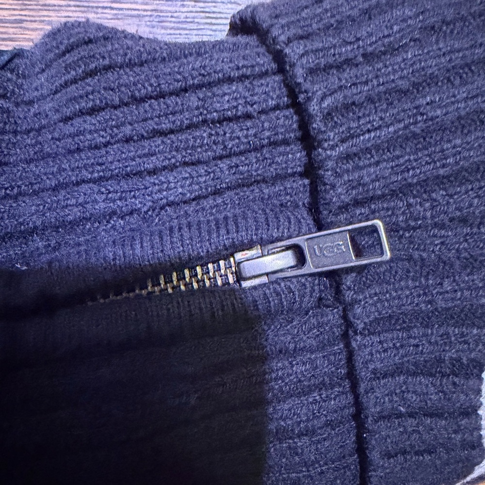 UGG classic knitted sock boots in black size 7 - Picture 5 of 9